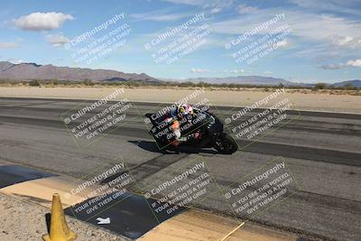 media/Nov-16-2025-Race Pace (Sun) [[8c5fa54630]]/Non Verified Riders (1st 20 Minutes)/3-Turn 3 Inside (11am)/